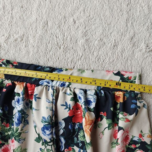 ASOS Pull On Shorts Women's 2 Floral Spring Summer Mini - Picture 5 of 6